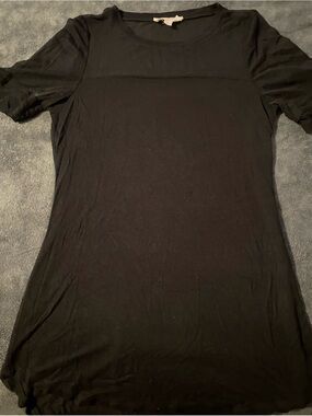 Women's Black Short Sleeve Crewneck Tee